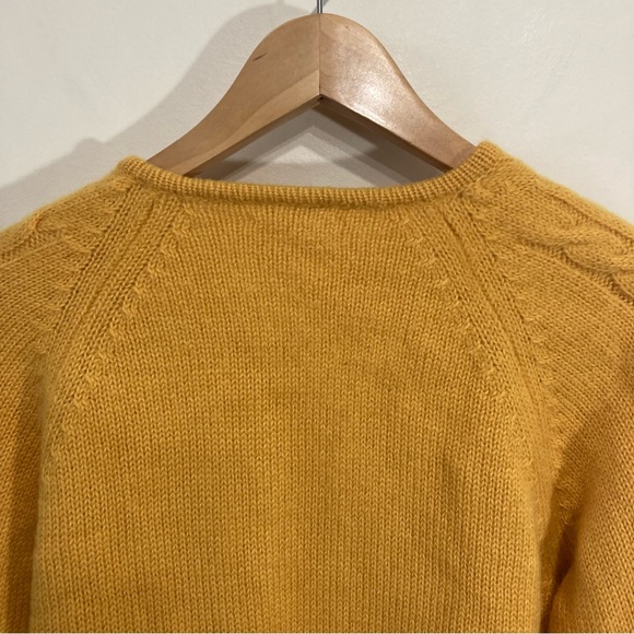 SOLD     Vntg Hudsons Bay 100% Pure Virgin Wool Mustard Yellow Knit Cardigan - Picture 5 of 8